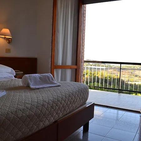 Universo Hotel 3*